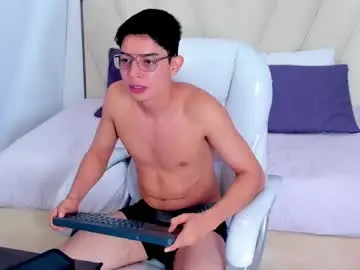 Chaturbate Nude Webcam of ethan12_