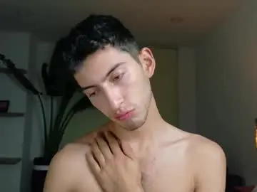 Chaturbate Live Sex Cam of ethan_skiny_