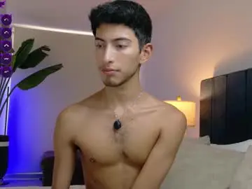 Chaturbate Live Porn of ethan_skiny_