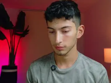 Chaturbate Live Porn of ethan_skiny_
