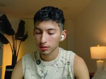 Chaturbate Nude Webcam of ethan_skiny_