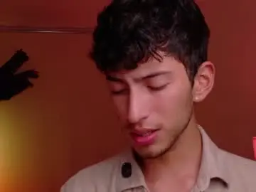 Chaturbate Live Sex Cam of ethan_skiny_