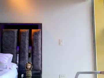 Chaturbate Adult Video Chat of santin_seans