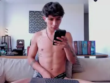 Chaturbate Live Sex Cam of im__thomas