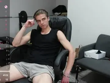 Chaturbate Live Sex Cam of damien_dallas