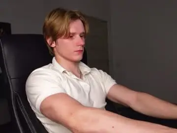 Chaturbate Live Sex Cam of damien_dallas