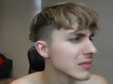 Chaturbate Live Sex Cam of damien_dallas