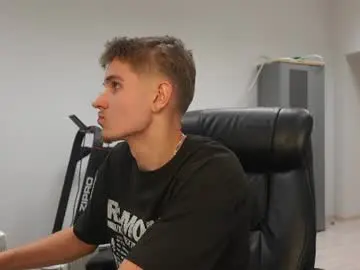 Chaturbate Live Sex Cam of damien_dallas