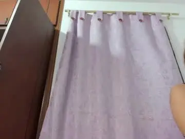 Chaturbate Watch Live Sex Cams of emeraldblonde01