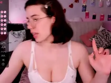 Chaturbate Best live sex cam show of bellacaress
