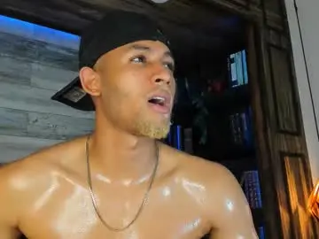 Chaturbate Best live sex cam show of bento_fox