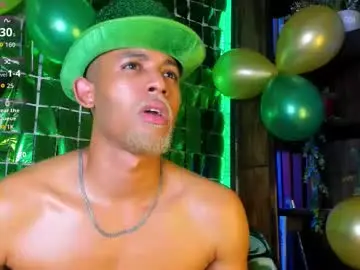 Chaturbate Watch Live Sex Cams of bento_fox