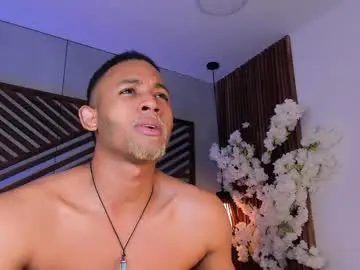 Chaturbate Live Porn of bento_fox