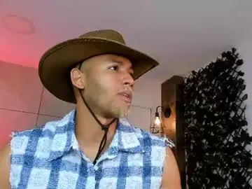 Chaturbate Live Sex Cam of bento_fox