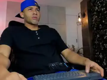 Chaturbate Live Porn of bento_fox