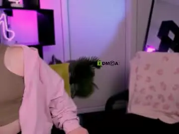 Chaturbate Live Sex Cam of candy_flossie1