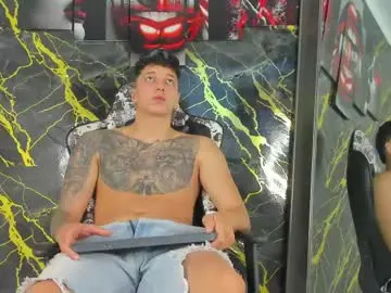 Chaturbate Free Live Porn of eithan__boy