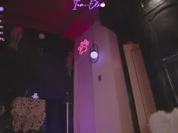 Chaturbate Live Sex Cam of iam_eli