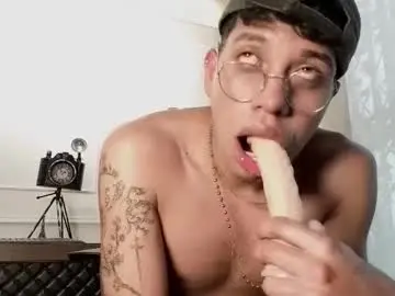 Chaturbate Free Live Porn of alejostonevg