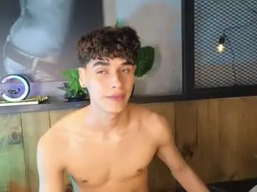 Chaturbate Live Sex Cam of andrewortix