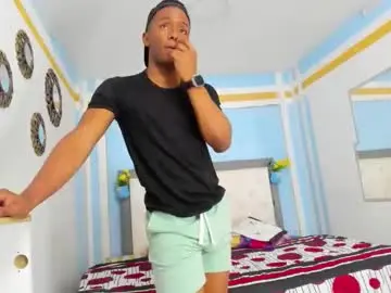 Chaturbate Free Porn Cam of cloehuffman