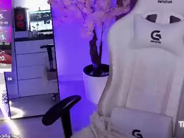 Chaturbate Live Sex Cam of alexaaimee