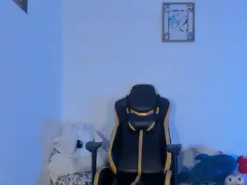 Chaturbate Sex Cam of tiny_thomm