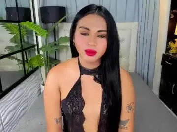 Chaturbate Live Sex Cam of asianhugecockjulia1