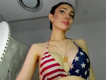 Chaturbate Live Porn of coco_mademoiselle