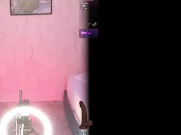 Chaturbate Sex Chat of milahall__