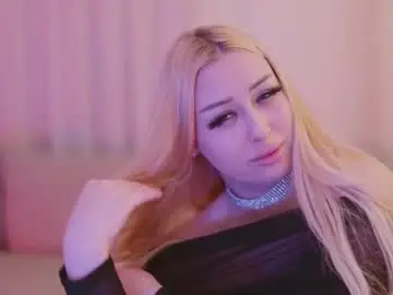 Chaturbate Sex Cam of snowyphoenix