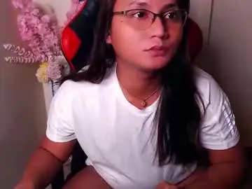 Chaturbate Live Sex Cam of hellashaven