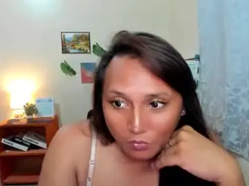 Chaturbate Live Sex Cam of hellashaven