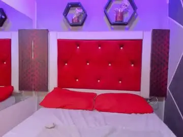 Chaturbate Live Sex Cam of karoll014