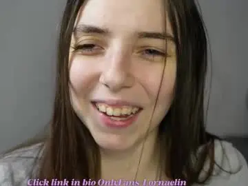 Chaturbate Live Sex Cam of lornaelin