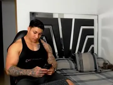 Chaturbate Live Porn of noah_harris01