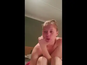 Chaturbate Live Sex Cam of mikajackson13