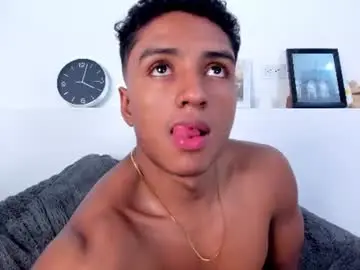 Chaturbate Live Porn of magnusking_