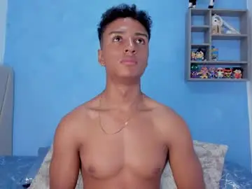 Chaturbate Live Sex Cam of magnusking_