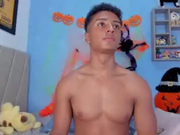 Chaturbate Live Sex Cam of magnusking_