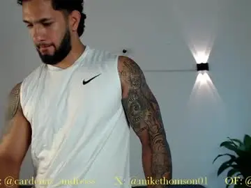 Chaturbate Free Porn Cam of mikethomson01