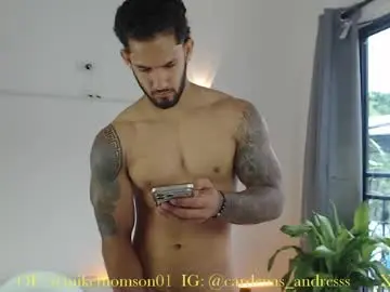 Chaturbate Free Porn Cam of mikethomson01