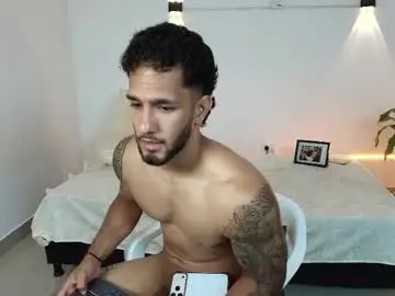 Chaturbate Live Porn of mikethomson01