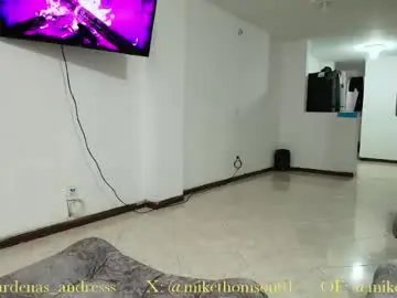 Chaturbate Sex Cam of mikethomson01