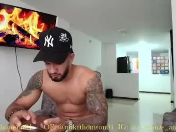 Chaturbate Live Sex Cam of mikethomson01