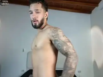 Chaturbate Free Porn Cam of mikethomson01