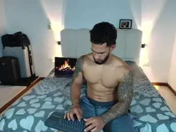 Chaturbate Adult Webcams of mikethomson01