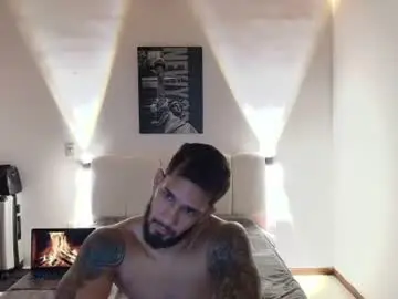 Chaturbate Nude Webcam of mikethomson01