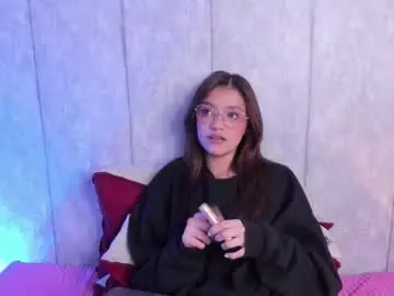 Chaturbate Live Sex Cam of alyy_cut3