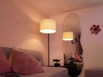 Chaturbate Live Sex Cam of chloe_cherry21